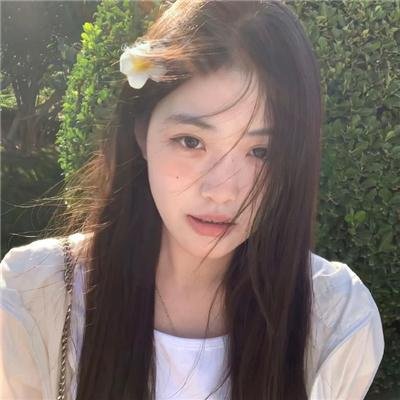 像两滴水