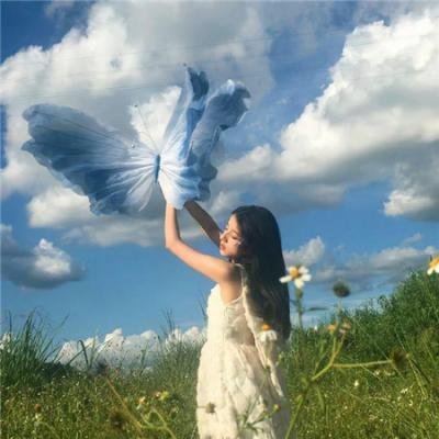 退隐后三个美女住我家